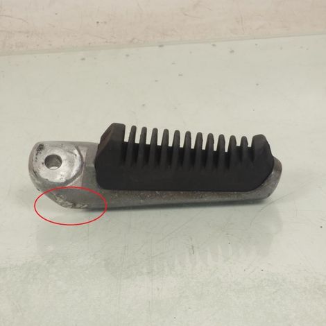 [PRODUIT D'OCCASION] Cale pied origine pour Moto Suzuki 1000 DL V-strom 2002 à 2007 (1/3)
