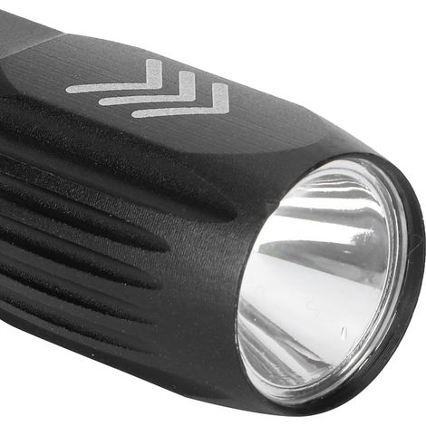 Petite lampe torche ultra-lumineuse rechargeable par USB, étanche et réglable. (1/5)