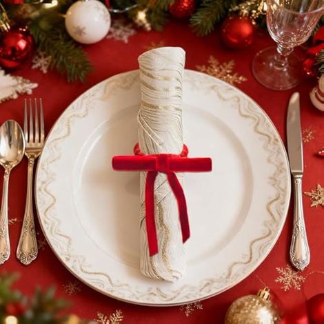 Lot de 6 ronds de serviette rouges ornés de nœuds en velours de Noël, élégante décoration de table ronde pour les mariages, les dîners et les repas de tous les jours. (1/3)