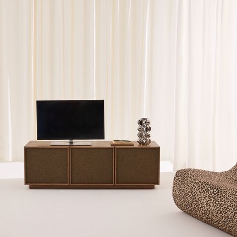 sweeek - Meuble TV décor bois et tissu 3 portes 140cm noyer - Kuba (1/5)