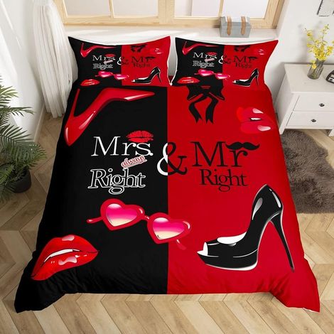 Mr Mrs Parure de Lit 140x200cm Couple Romantique Mariage Thème Housse de Couette Noir Rouge Créatif Drôle Citation Parure Housse de Couette Sexy Lèvre Rouge Moustache Romance Chambre Décor 2Pcs - 140 (1/5)
