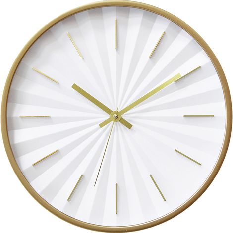 Une simple horloge murale numérique 3D en platine est utilisée pour la décoration du salon (1/5)