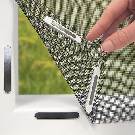 Moustiquaire de fenêtre avec Magic Click Peut être découpée pour toutes les fenêtres jusqu'à 150 x 130 cm -pas de perçage ni de vissage (1/5)