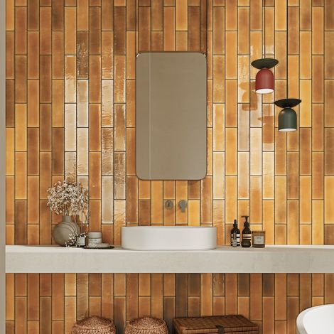 Premium glänzende Wandfliese Alcanar Caramel 7,5x30 cm – Bernstein-Beige – Handwerkliche Optik (1/2)