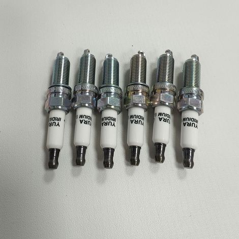 18868-08095 18868 08095 Applicable aux bougies d'allumage automobiles (1/5)