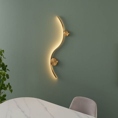 LED-Wandleuchte aus langer schwarzer Welle und doppelter Messinghalterung -Curva