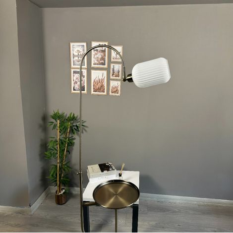 Lampadaire Wingmn Verre, Moderne, Lampadaire pour Salon, Chambre à Coucher, Chambre d'enfant avec Douille E27, Largeur 37 cm, Abat-jour Réglable, Lampadaire avec Tablette et Variateur (1/4)