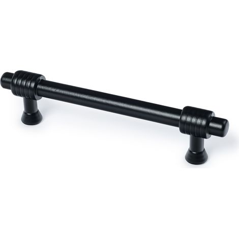 Tirador de Asa para Mueble  Estilo Clásico  Fabricado en Zamak  Acabado en Negro mate  Distancia Entrepuntos: 96 mm  Medidas 1271429 mm  Sistema de Fijación  Incluye Tornillos M4  4 Unidades -