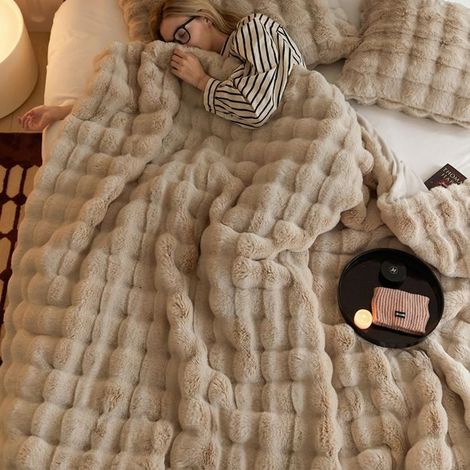 Couverture Polaire à Bulles en Fausse Fourrure,100160cm Douce, Confortable et épaisse, Couverture pelucheuse en Peluche,Kaki (1/5)