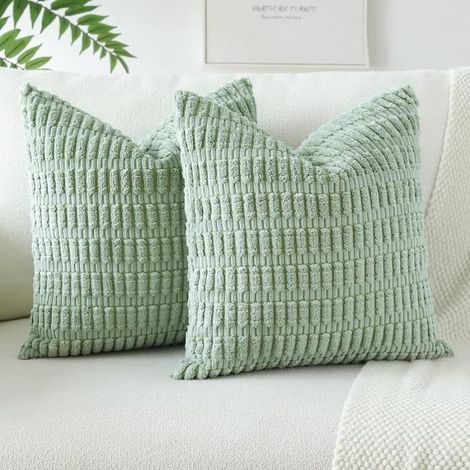 2 housses de coussins en velours côtelé, douces et décoratives, 45 x 45 cm, vert, pour canapé ou salon (1/4)