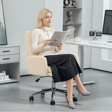 Chaise de bureau 58x67x91-99 cm blanc crème en polyester bouclé avec accoudoirs, hauteur réglable et fonction bascule (1/5)