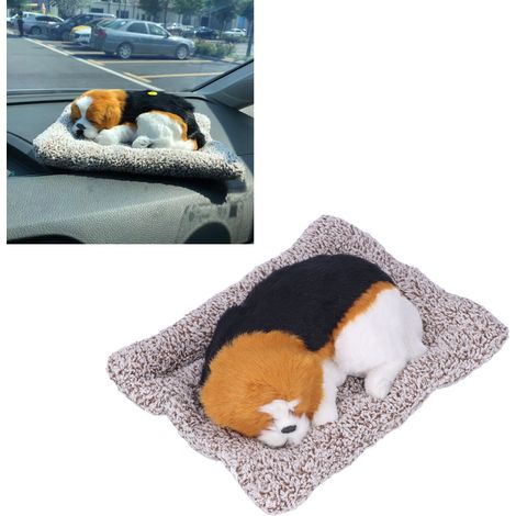 Un beagle d'apparence réaliste, fabriqué à partir de charbon de bambou et de charbon actif, idéal pour décorer une voiture. (1/5)