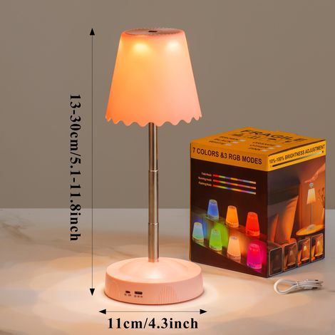 Cette lampe de chevet rose, dotée d'une commande gestuelle et d'une veilleuse rechargeable, est idéale pour les chambres (1/5)
