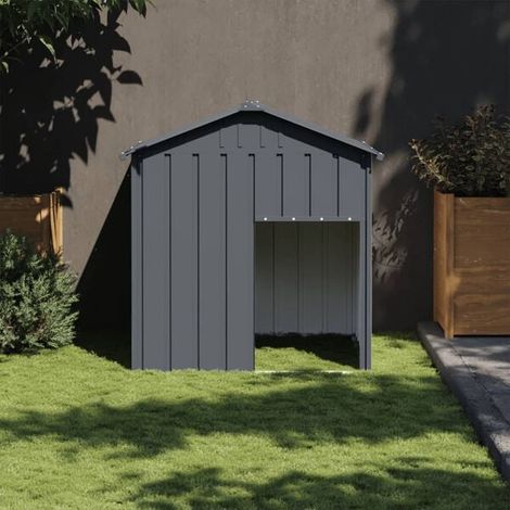 Le chenil possède un toit en acier galvanisé de couleur anthracite, sans fumée.
