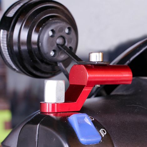 (Exklusiv in Südostasien erhältlich) CNC-gefräste Motorrad-Handyhalterung, Erweiterungssatz, multifunktionales Deko-Zubehör für Elektroroller, rote Rückspiegelhalterung (1/2)