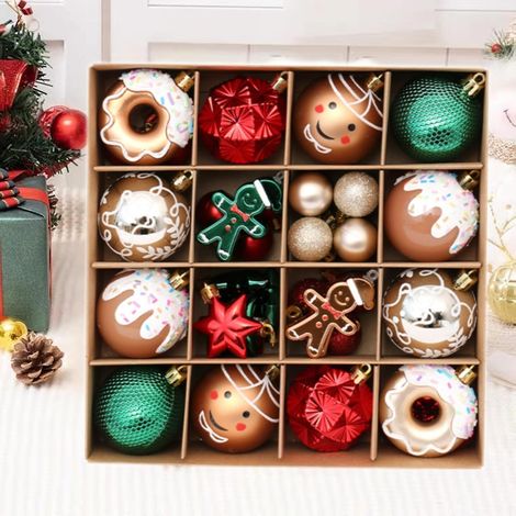 JSSEVN - Juego de 42 adornos para árbol de Navidad - Bolas de 6 cm con diseños de hombre de jengibre y rosquillas - Adornos irrompibles - Rojo, verde, dorado (1/5)