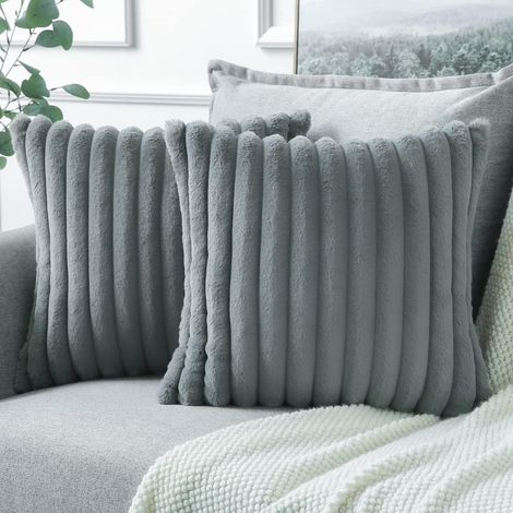 Lot de 2 - Taies d'oreiller Velours Peluche, Taies d'oreiller Artificielle Douce Fourrure Housse de Coussin Décoration pour Chambre Lit Voiture De La Maison Canapé (40x40cm, Gris) (1/5)