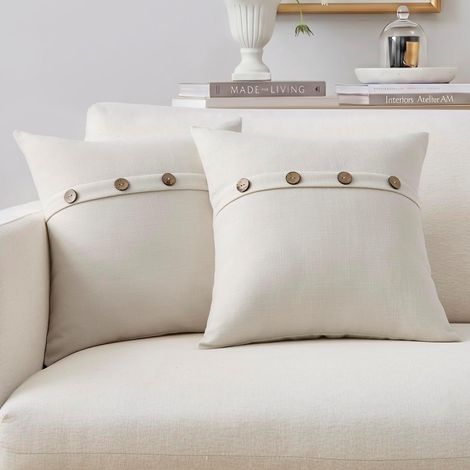 Lot de 2 Housses de Coussin carrées Ivoire 50 x 50 cm et Motif Rustique avec Boutons en Noix de Coco pour canapé, Salon, Chambre à Coucher, décoration Rustique pour la Maison (1/5)