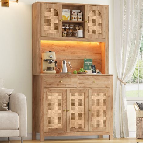 Grand meuble de rangement de cuisine avec éclairage LED et prise électrique idéal pour le salon et la salle à manger, ce garde-manger est doté de cinq portes style rotin et de deux tiroirs dimension (1/5)