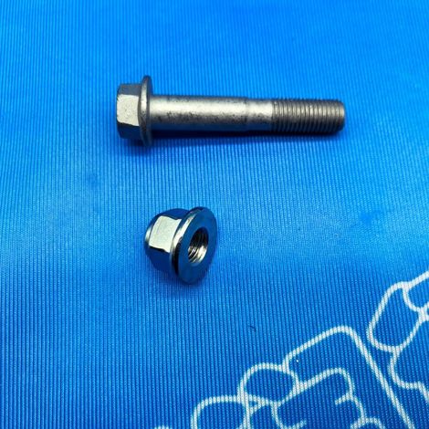 40178-AX06C est une vis spéciale pour les boulons de rotule et les boulons de bras de levier de la suspension inférieure du Nissan NV200. (1/4)