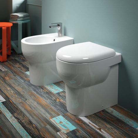 Sanitari Smarty 2.0 filomuro senza brida cm. 50x35 con sedile (1/3)