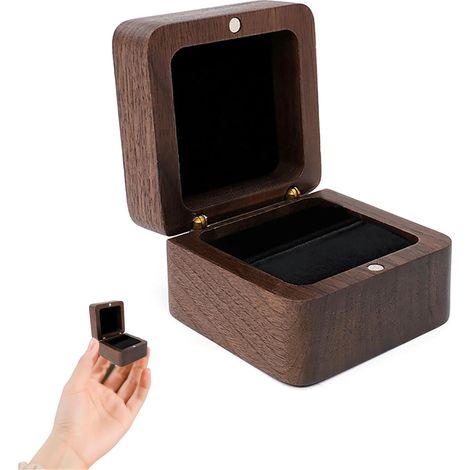 Ringbox aus massivem Walnussholz mit Samtfutter für Hochzeit, Verlobung und Heiratsantrag – Stabile Aufbewahrungsbox für Ringe (1/5)