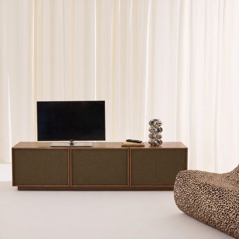 sweeek - Meuble TV décor bois et tissu 3 portes 180cm noyer - Kuba (1/5)