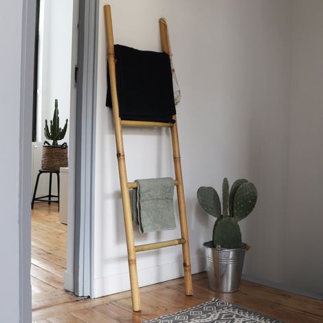 Berah Getah – Échelle porte-serviettes en bambou naturel – Hauteur 150 cm – Largeur 40 cm – Épaisseur 4 cm – Montage livré monté