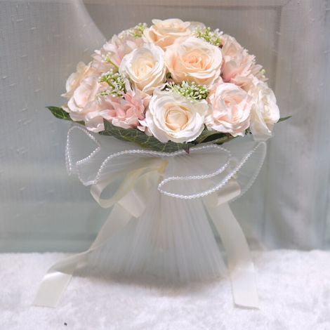Outdoor wedding simulation rose bouquet Western-style Mori bouquet new bride bouquet. (1/4)