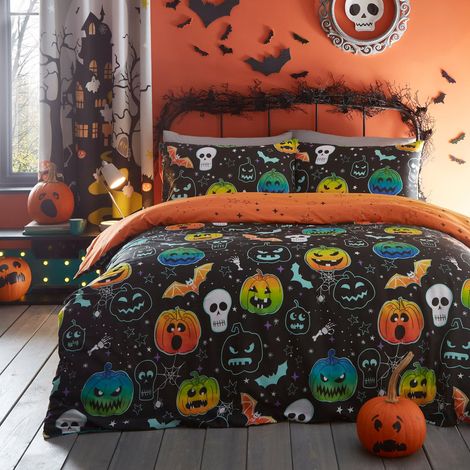 Housse de couette Halloween citrouille et crânes - Lit double (200 x 200 cm) - Réversible (2 motifs) - Housse de couette phosphorescente - Housse de couette squelette et chauve-souris en noir (1/5)