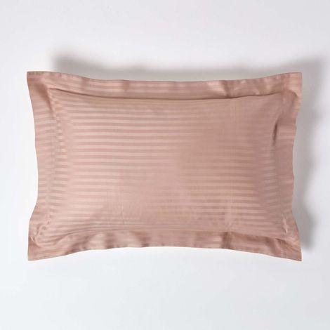HOMESCAPES Taie d'oreiller rayé volant plat coton égyptien 330 fils coloris taupe 50 x 75 cm (1/4)