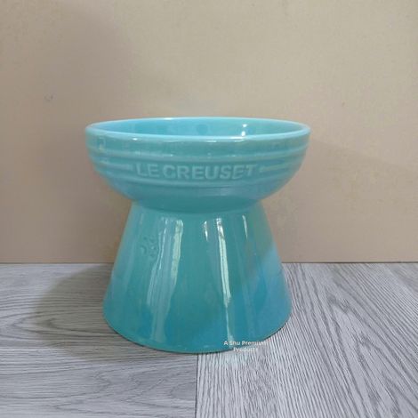 Le Creuset Cool Color Cerc Hundenapf mit Kippschutz und hohem Fuß, inklusive Schutzmatte SH1 Blauer hoher flacher Mund (1/2)