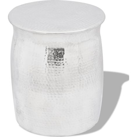 Hocker/Beistelltisch aus gehämmertem Aluminium Silbern