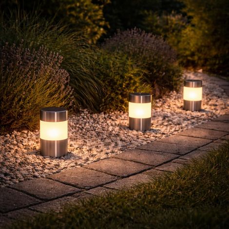 BEPER P207ILO031 Set mit 3 Solar-Gartenstufenleuchten, 3 Solar-Außenleuchten mit Erdspieß, automatische Einschaltung, LED für Wege und Blumenbeete, Akkulaufzeit bis zu 8 Stunden, IP44 (1/5)