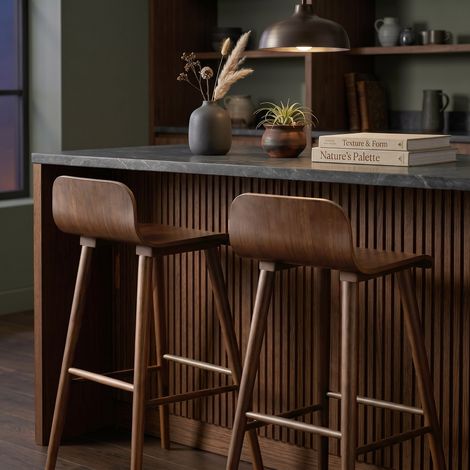 Lot de 2 tabourets de bar scandinave bois d'hévéa 67.5cm noyer - Cassia