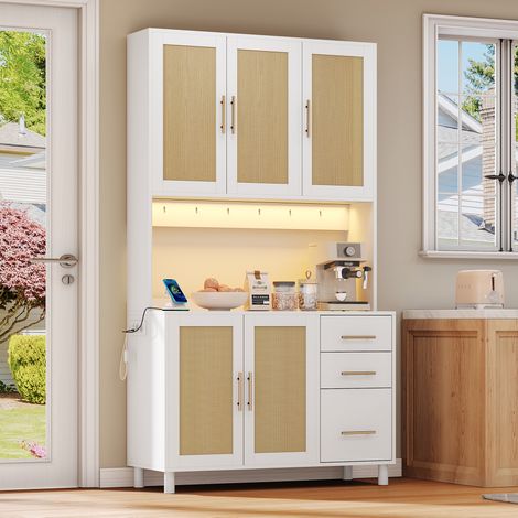 Aparador de cocina MDF blanco con ratán trenzado, LED por app, 2 enchufes, 1 USB, 3 cajones y armarios (1/5)