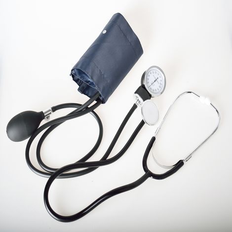 Blood pressure monitor with sphygmomanometer and standard cuff (1/5)