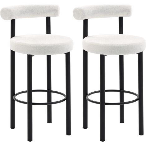 Set di 2 sgabelli da bar, in tessuto bouclé con schienale curvo e poggiapiedi, 50x52,5x98 cm, colore bianco.