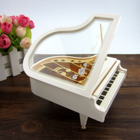 Klassische mechanische Spieluhr in Form eines Klaviers, elegante Dekoration, beruhigende Melodie, musikalisches Spielzeug im Vintage-Stil. (1/5)
