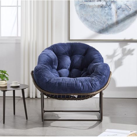 Poltrona a dondolo da esterno in resina intrecciata con cuscini, 106 x 90 x 78 cm, blu scuro HAVRYA (1/5)