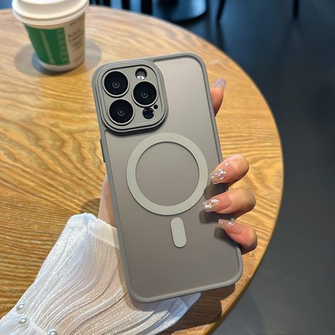 Étui magnétique pour iPhone 17 Pro Max en cuir synthétique gris avec protection de l'objectif et fonction anti-traces de doigts.