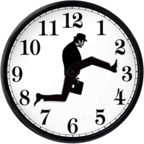 10 pouces Ministry of Silly Walks Horloge avec couvercle avant en verre et cadre ABS, horloge murale silencieuse moderne à piles sans tic-tac pour décor de salon de chambre à coucher (1/5)