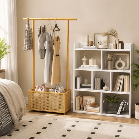 Conjunto de almacenamiento para dormitorio de 7 cubos (2 piezas): estantería de cubos con parte trasera abierta y perchero con ruedas de bambú (1/5)
