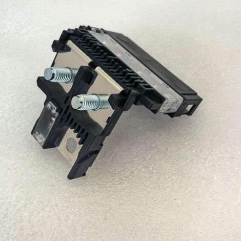 24380-79915 is a component for the positive terminal fuse of batteries used in Nissan vehicles. (1/4)