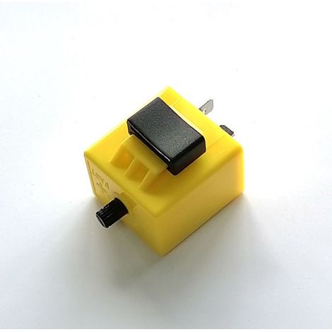 Fourniture d'un contrôleur de clignotants/feux de position motorisés 12 V à vitesse et fréquence réglables pour motos (1/2)