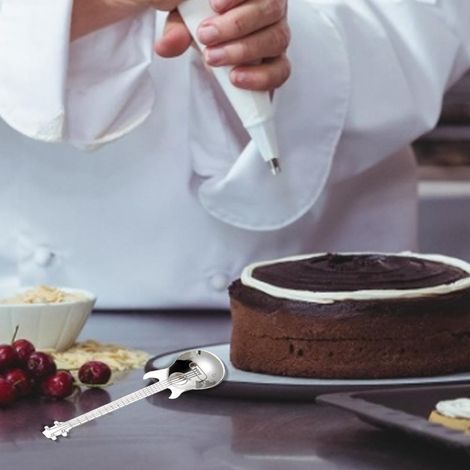 Lot de 4 cuillères à café en forme de guitare, en acier inoxydable, idéales pour mélanger milkshakes, thés et desserts. Ustensiles de cuisine parfaits pour mélanger boissons. (1/5)