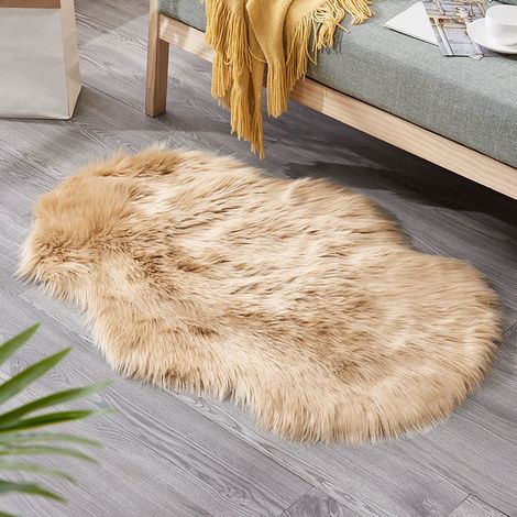 Tapis En Peluche Artificielle - 60 x 90 cm - Pour Salon Chambre Canapé Sous Table À Thé - Tapis De Sol Antidérapant Et Isolant Thermique - 1 Pièce (1/3)