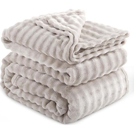 Couverture Polaire Plaid 240x270 cm – Doux, pour Canapé Lit Voyage, Beige (1/5)