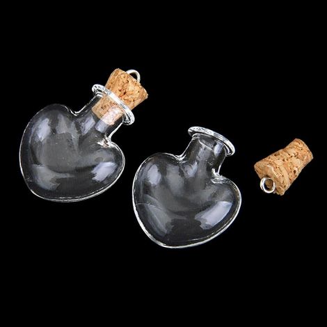 20 bouteilles en liège, ampoules en verre, bouteilles en laine, pendentifs en forme de cœur (1/5)