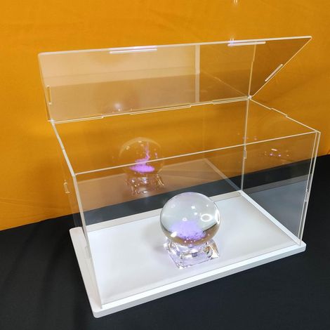 Vitrine Acrylique Transparente Assemblée, Porte Ouvrable sur Le Dessus, Base Epaissie, Vitrine Etanche à la Poussière (55x33x30cm/22x13x12in) (1/5)